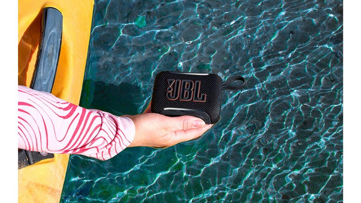 JBLの「小さくて音質妥協なし」新作スピーカー、事前予約で夏レジャーに備えて