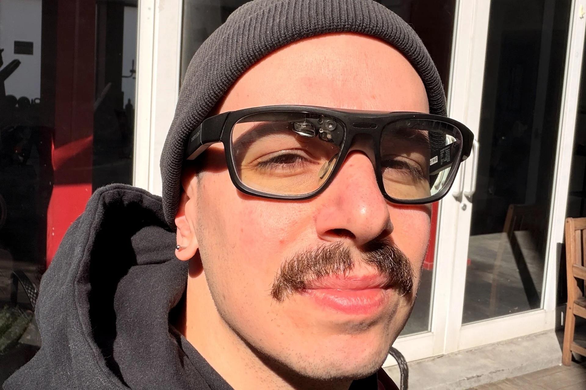 世界初アイトラッキング採用のスマートグラス、使ってみた