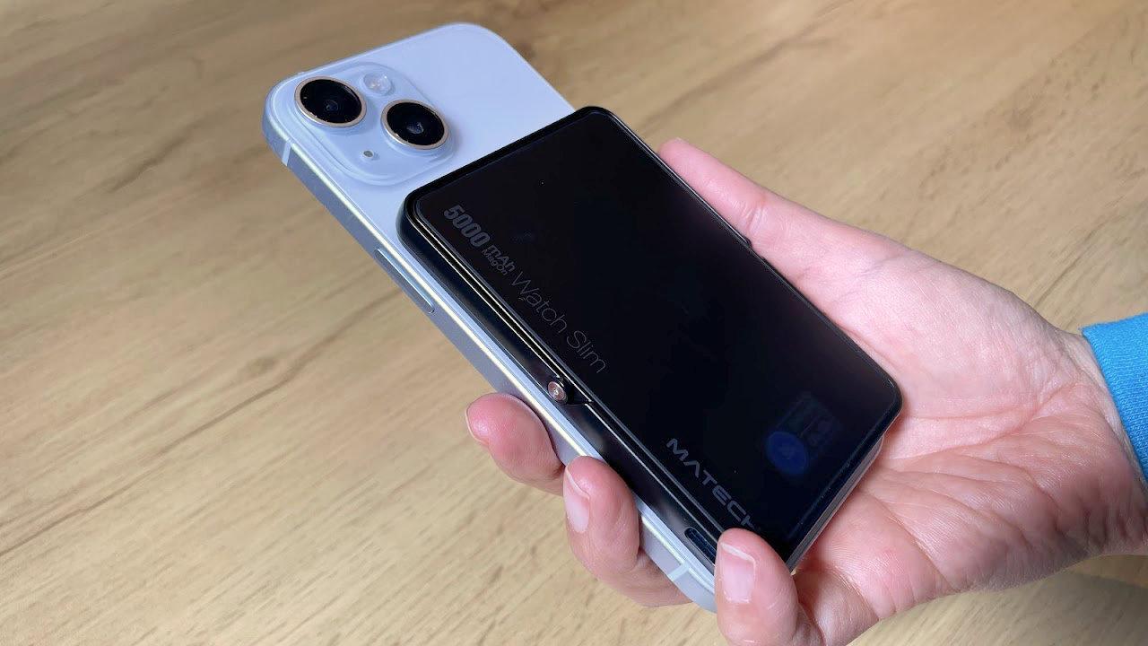 とにかく薄い。Apple3種の神器をまとめて充電できるバッテリーが優秀