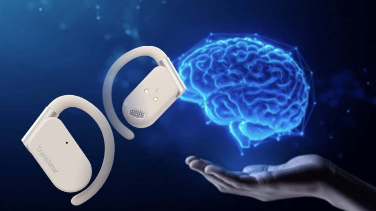 スマホを突き出す気まずさゼロ！会話が自然に弾むAI翻訳イヤホン