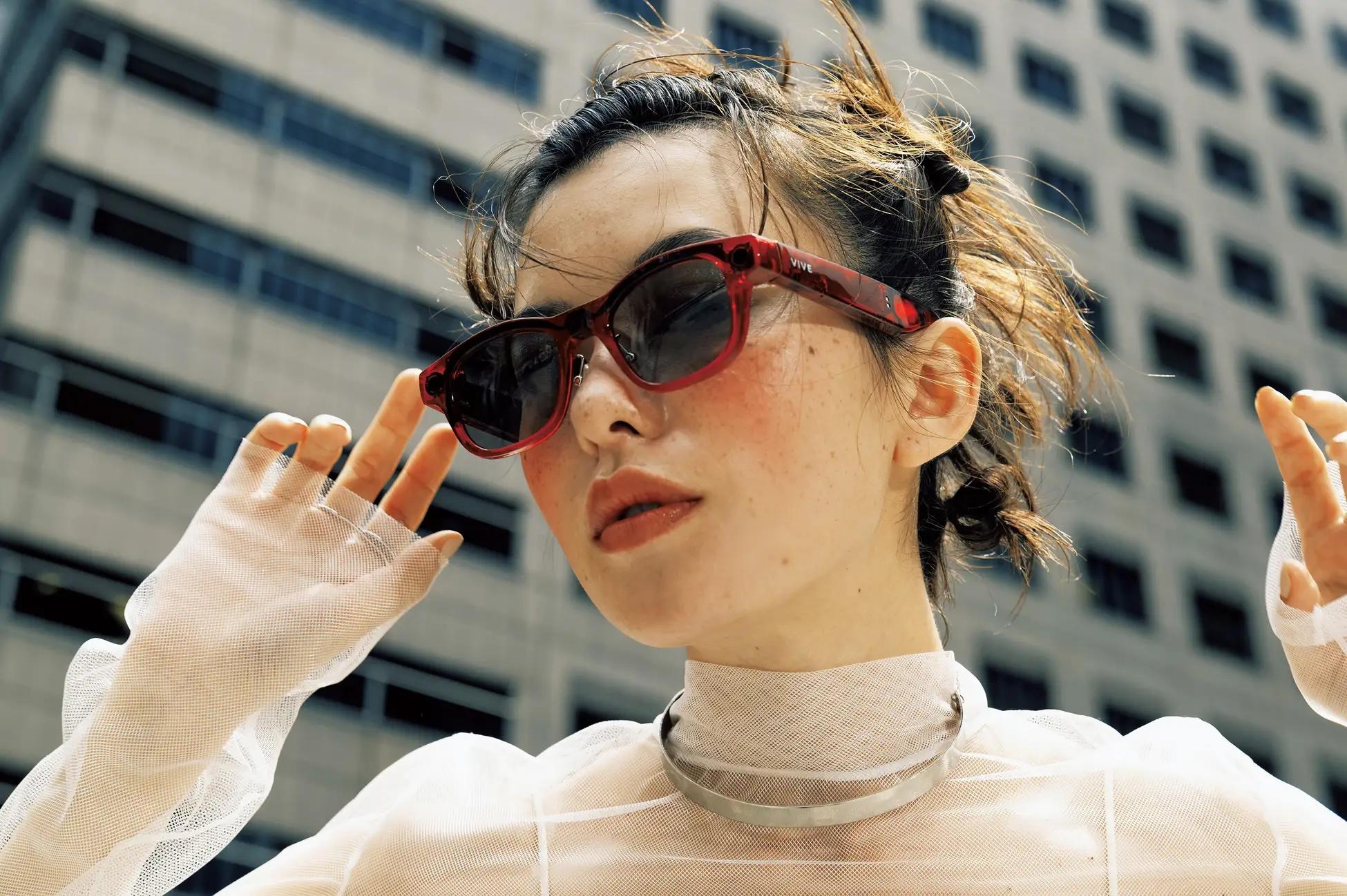 HTCスマートグラス、日本上陸！ 期待したいのは「この人、名前なんだっけ？」なあの機能