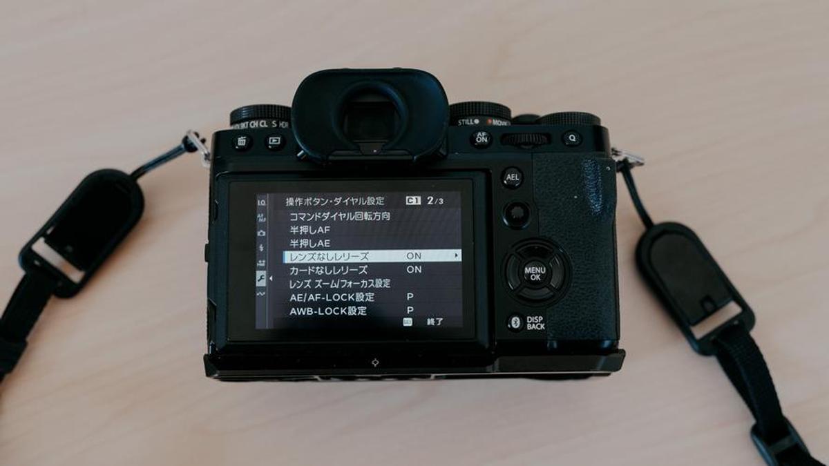 手持ちのミラーレスが「写ルンです」になるレンズ。気軽に撮れて楽しい 