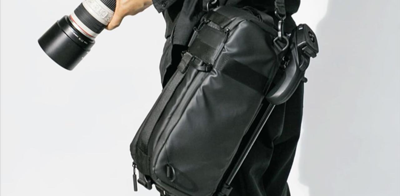 こういうの探してた。“大三元” 望遠レンズもカメラに付けたまま収納OK、ショルダー付きカメラバッグ