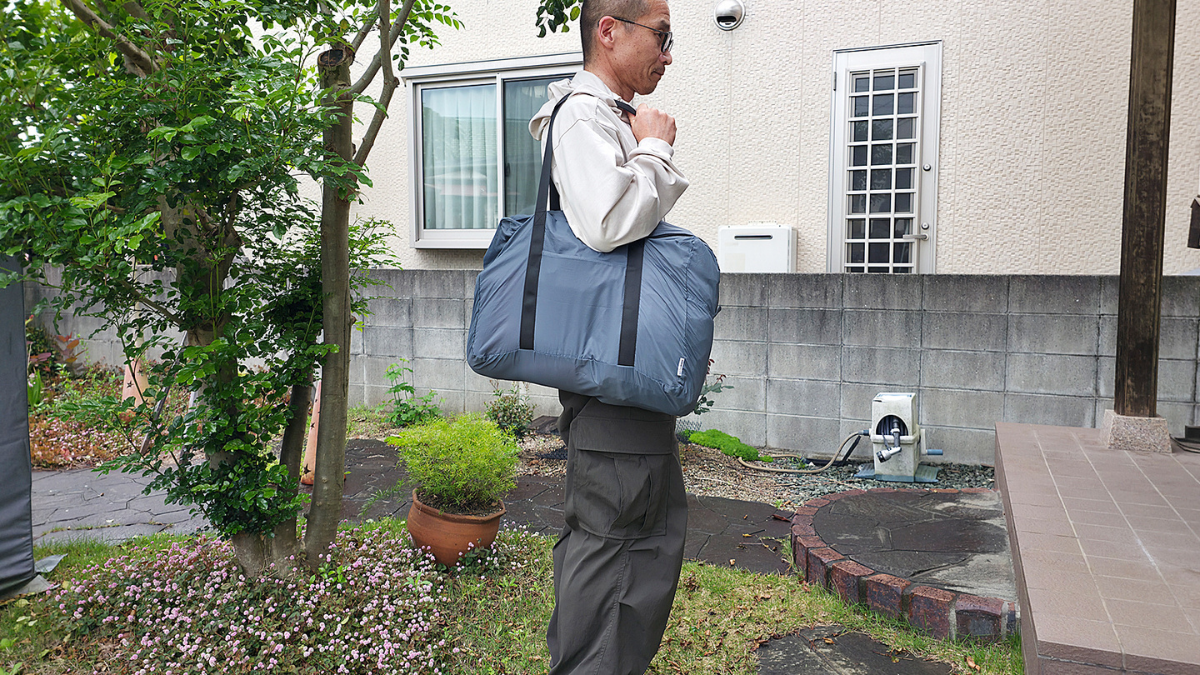 ポケットに忍ばせる32L。旅行の荷物増えちゃう問題を救う優秀バッグ