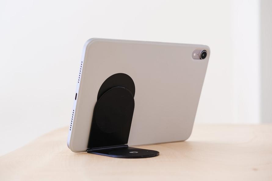 iPad本体 pecopoco 薄さ2.5mmの「魔法の板」で、iPhoneもiPadも格段に使いやすくなった