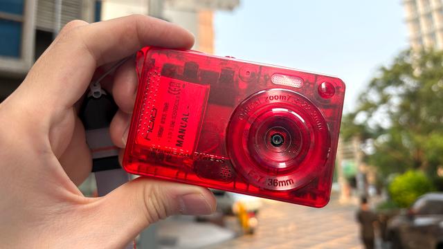 宇宙にも行った名機、ニコンF3。｢F3誕生40周年記念ウォッチ｣が数量限定