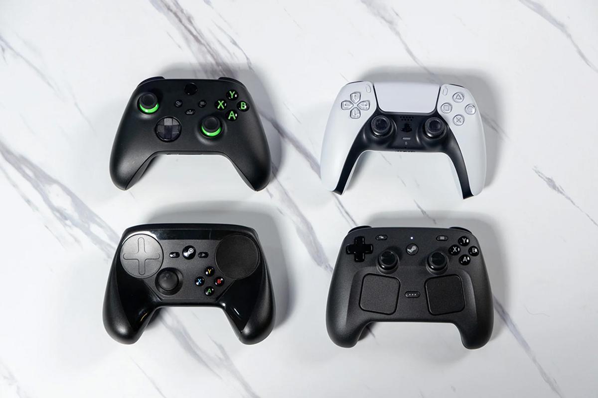 これは間違いない。トラックパッドで操作する「Steam Controller」を 