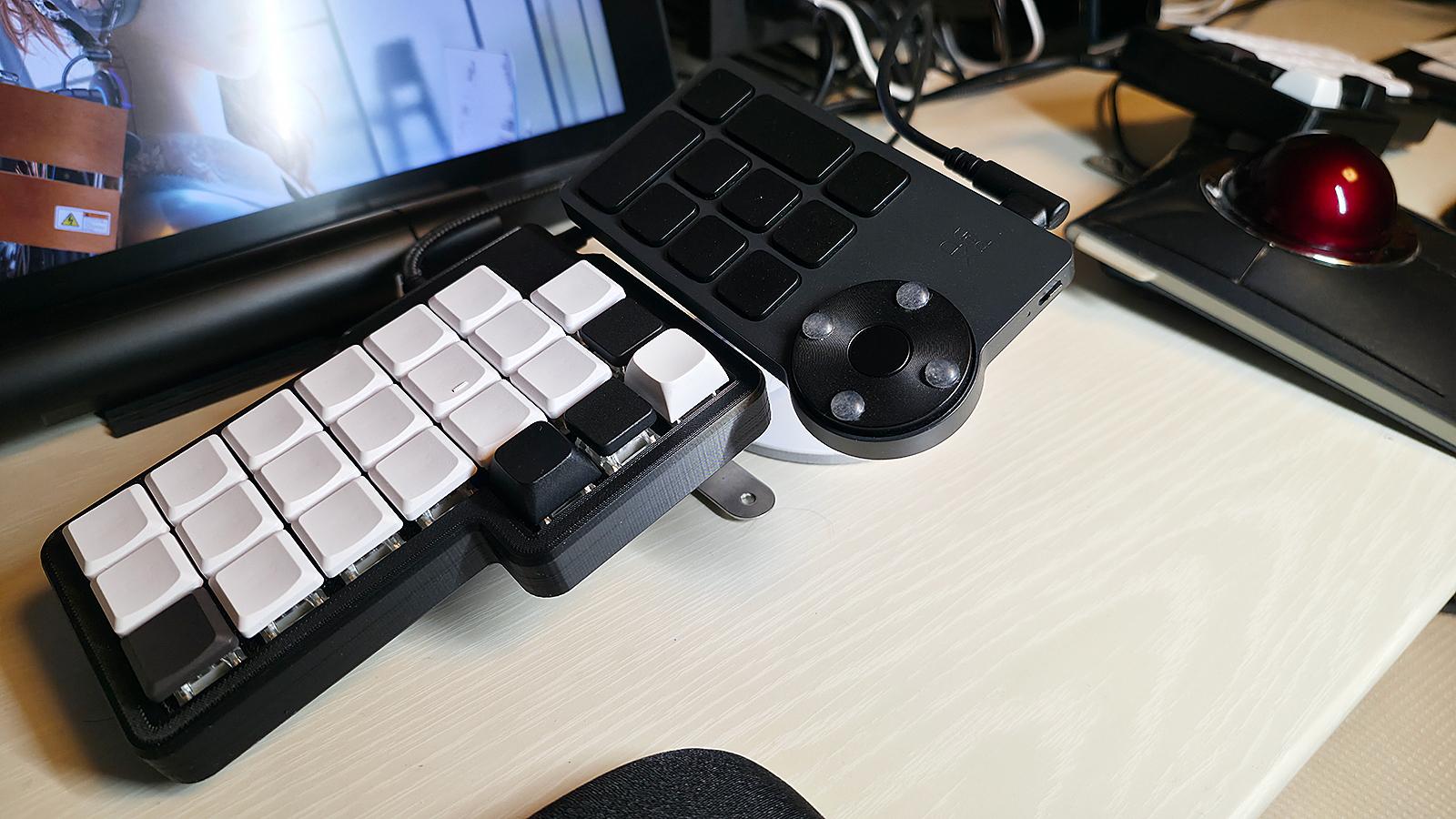 手書き特化｣モノクロデバイスに、待望のキーボードケースが登場