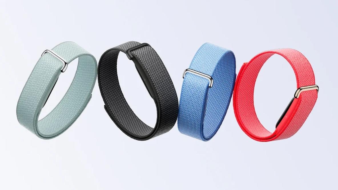 わずか12g。Googleから新型トラッカー「Google Fitbit Air」登場