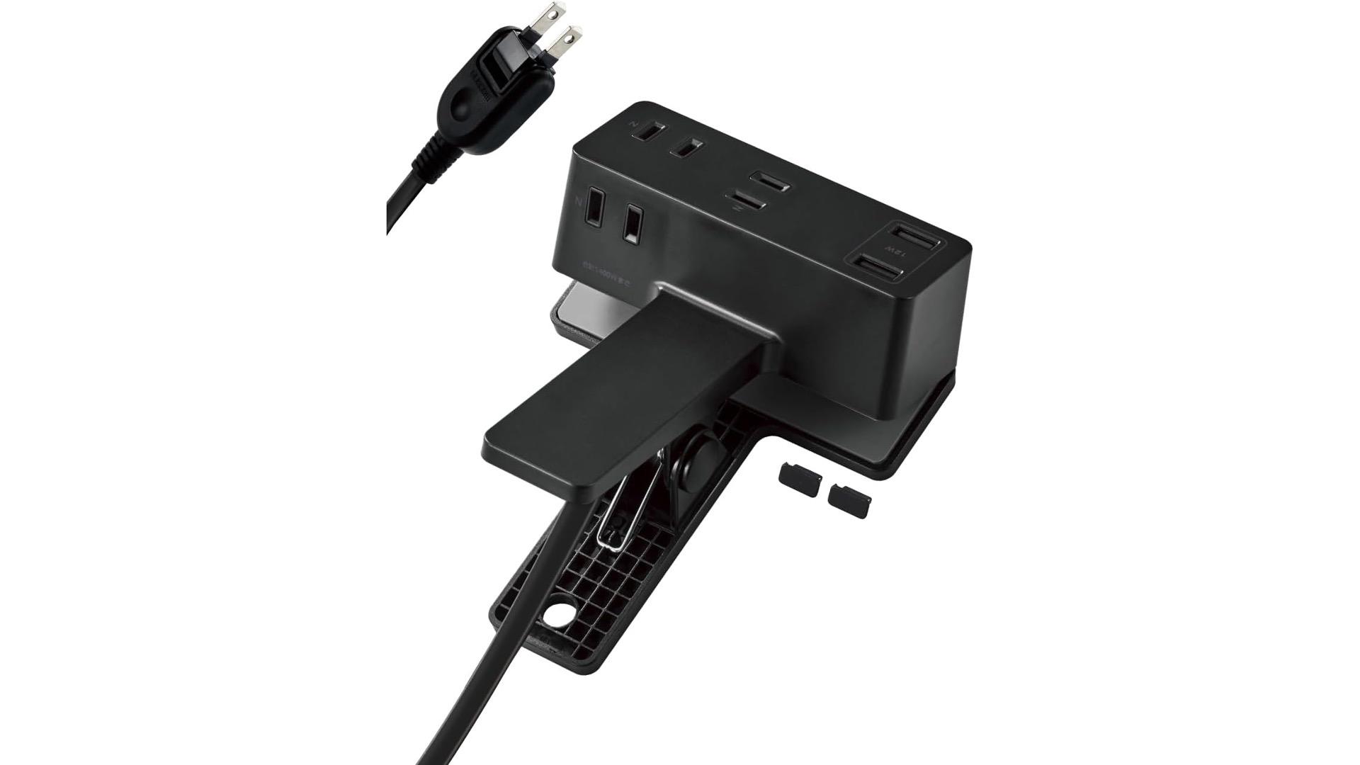 エレコムの「クリップ式電源タップ」に変えたら、机の上がスッキリしました