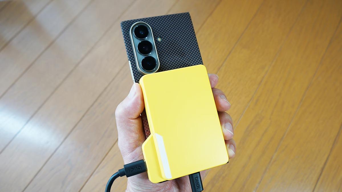 見た目はオモチャ、中身はガチ。ケーブル内蔵の万能カードリーダー