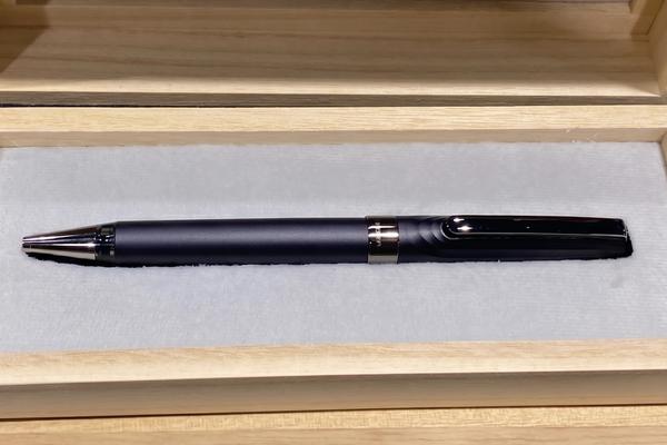 ボールペン 50,000円 およそ6万円。ゼブラの高級ボールペンを1ヶ月使い倒してみてわかった