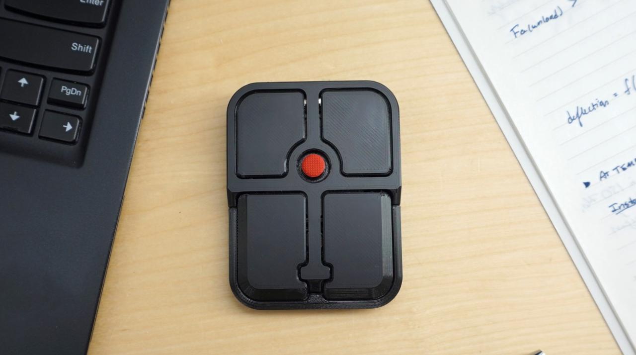 ThinkPadの操作性を他のPCにも。赤ポチを独立させた異色のマウス
