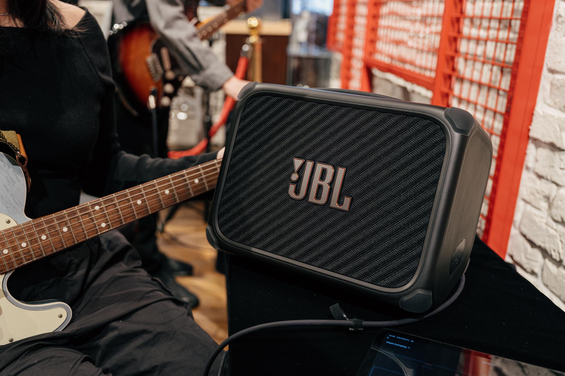 JBLありがとう、これ買います。AIで“聴きたい音”だけ抜き出す、進化系