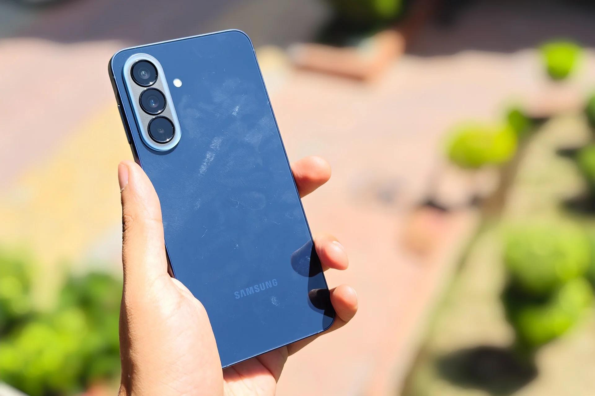 Samsung Galaxy A57 5G、いいスマホだけどセール待ちかなぁ
