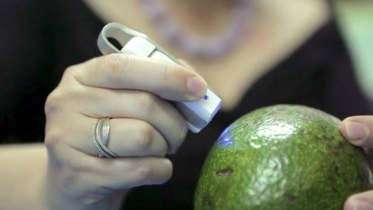 食べ物のカロリーや肌の水分量まで検出します。それも一瞬で