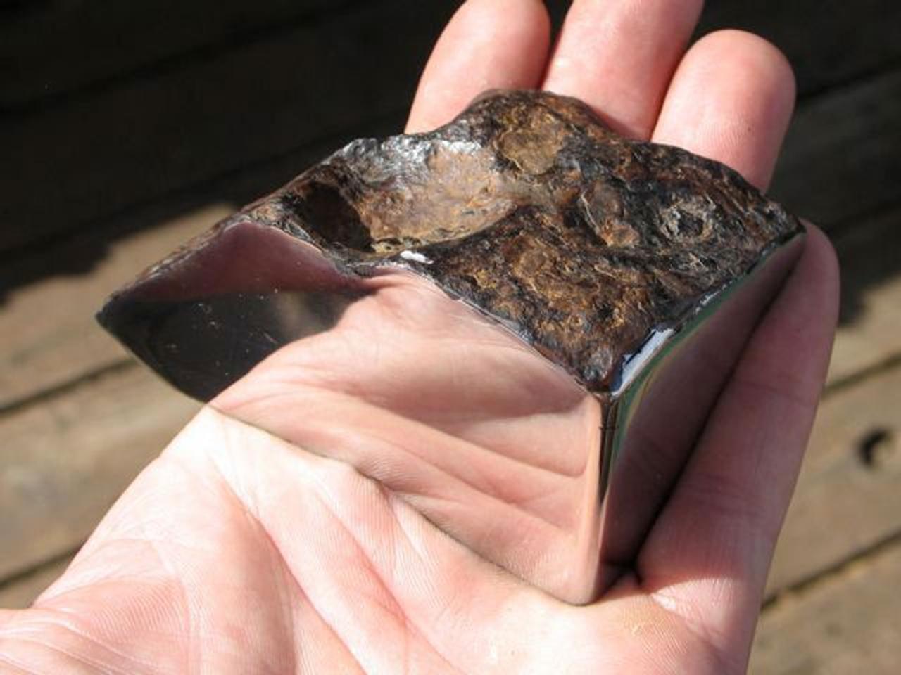 宇宙の神秘 チンガー隕石の不思議な輝き ギズモード ジャパン