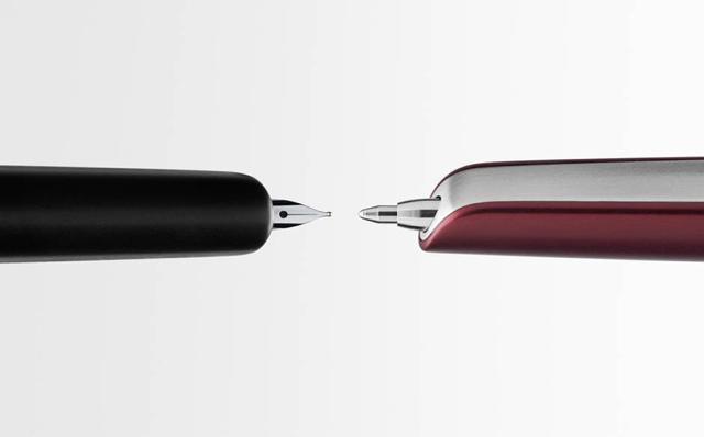 マーク・ニューソンデザインの万年筆とボールペン、エルメスが販売 
