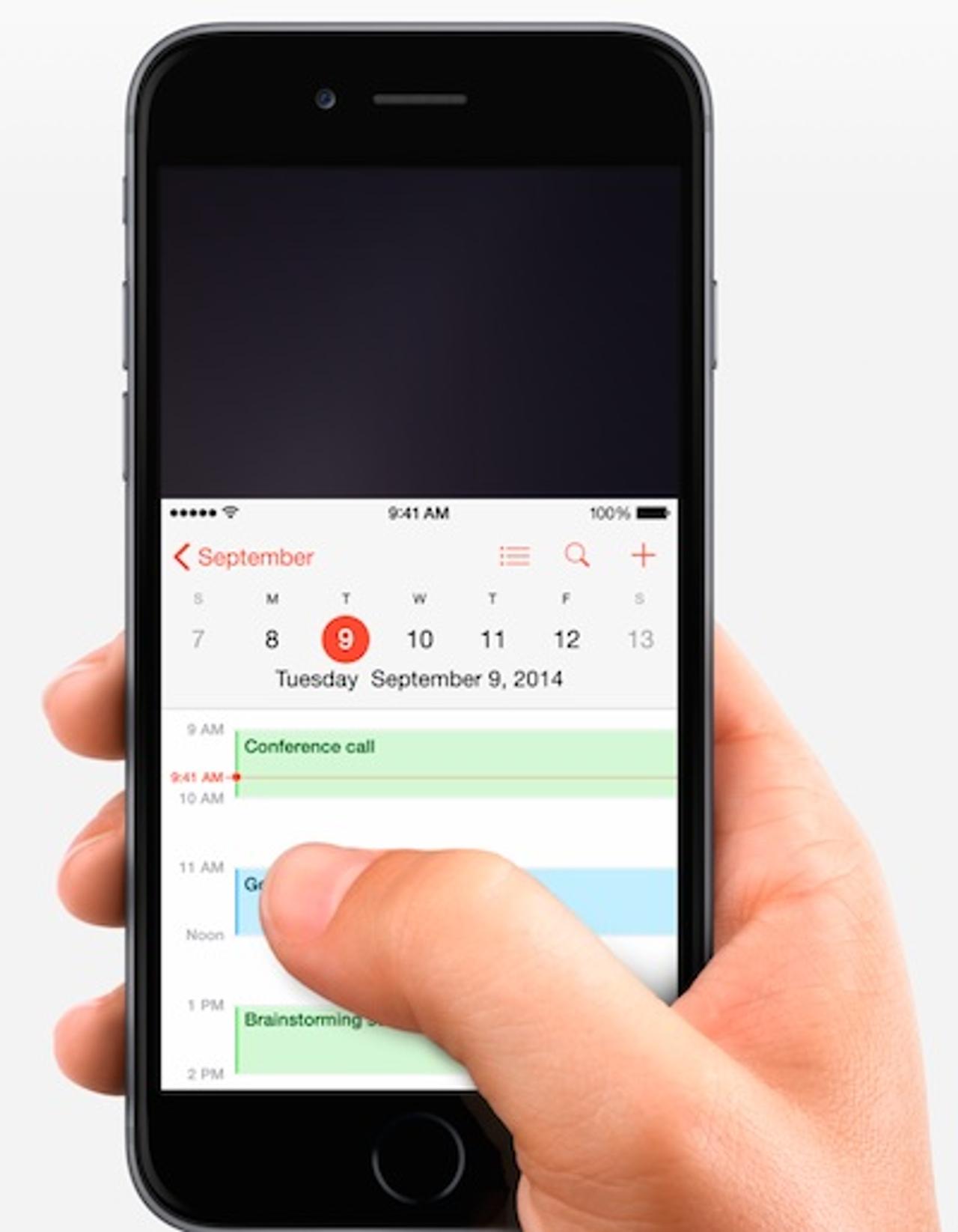 大きくなったiPhoneの新機能、片手モード｢Reachability｣の動画