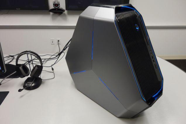 三角に尖ってるゲーミングPC、Area-51 | ギズモード・ジャパン