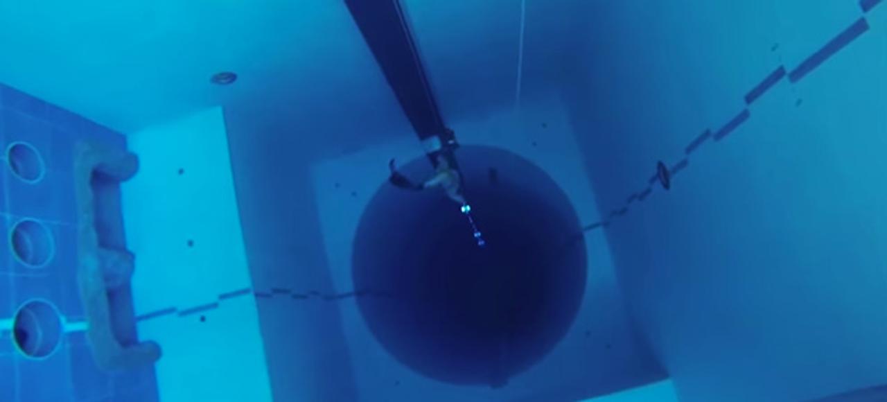 世界最深のプール誕生、なんと深さは40m