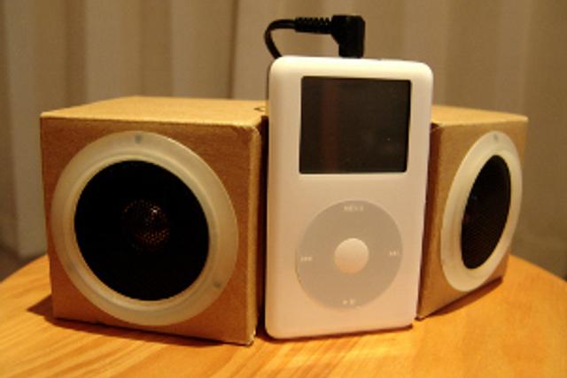 090104top10_ipod_speaker.jpg