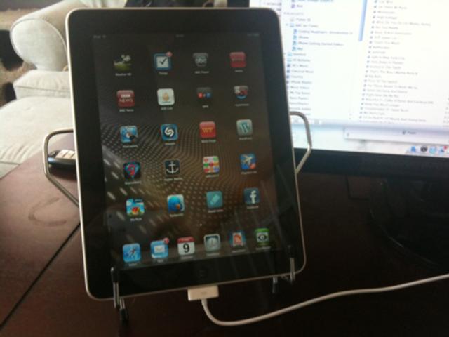 100421ipadstand1.jpg