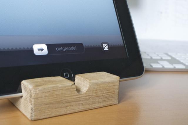 100421ipadstand4.jpg