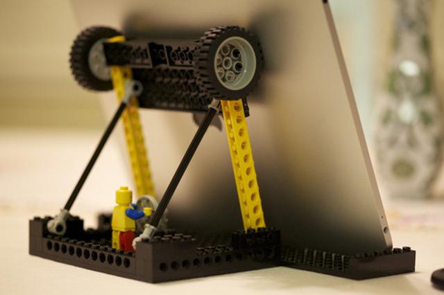 100421ipadstand7.jpg