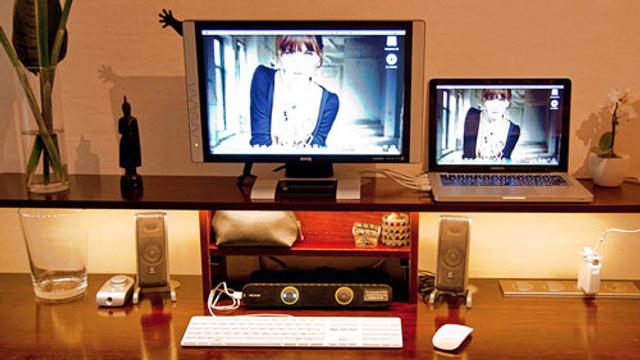 120816deskspace_5.jpg