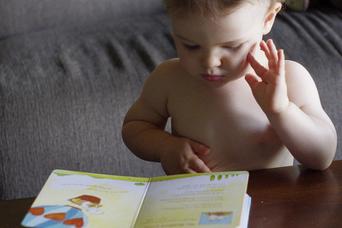 文章を読むスピードをあげる意外なコツ：口の中に何かをいれること