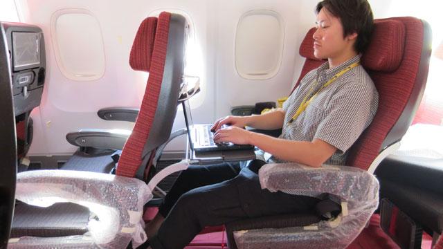 131112jal_05.jpg