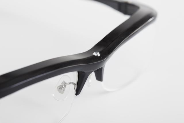 日本発のメガネ型ウエアラブルデバイス「FUN'IKI（雰囲気メガネ）」が