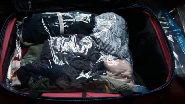 150917suitcase7.jpg