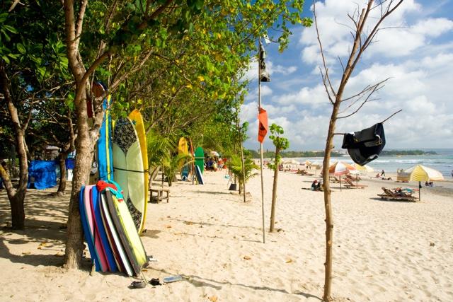 160101kuta_surf.jpg