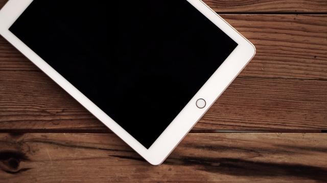 9.7インチ版iPad Proのレビュー。小さなボディにパワフルな機能