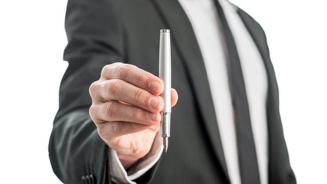 オレにこのペンを売ってみろ」面接でこの質問をされたらどう答える