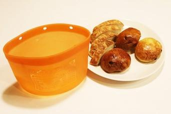 焼き立てパンはシリコンバッグ1つで手作りできる【今日のライフハックツール】