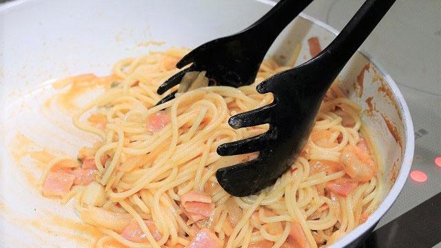パスタ好き必携の麺専用トング【今日のライフハックツール】 | ライフ
