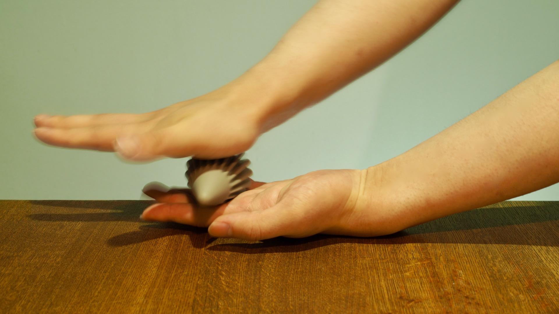 機能性だけでなくデザイン性も高い「ツボを押さえた」ツボ押しでコリを