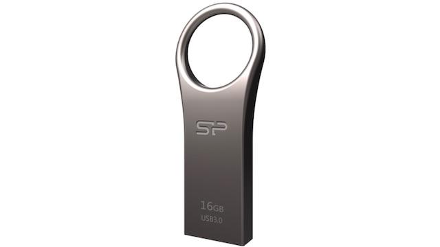 薄く軽い! 人間工学に基づくデザインで快適なシリコンパワーのUSB