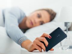 確実に起きたい人におすすめ。写真を撮影しないと鳴り止まないアプリ『おこしてME（Alarmy）』