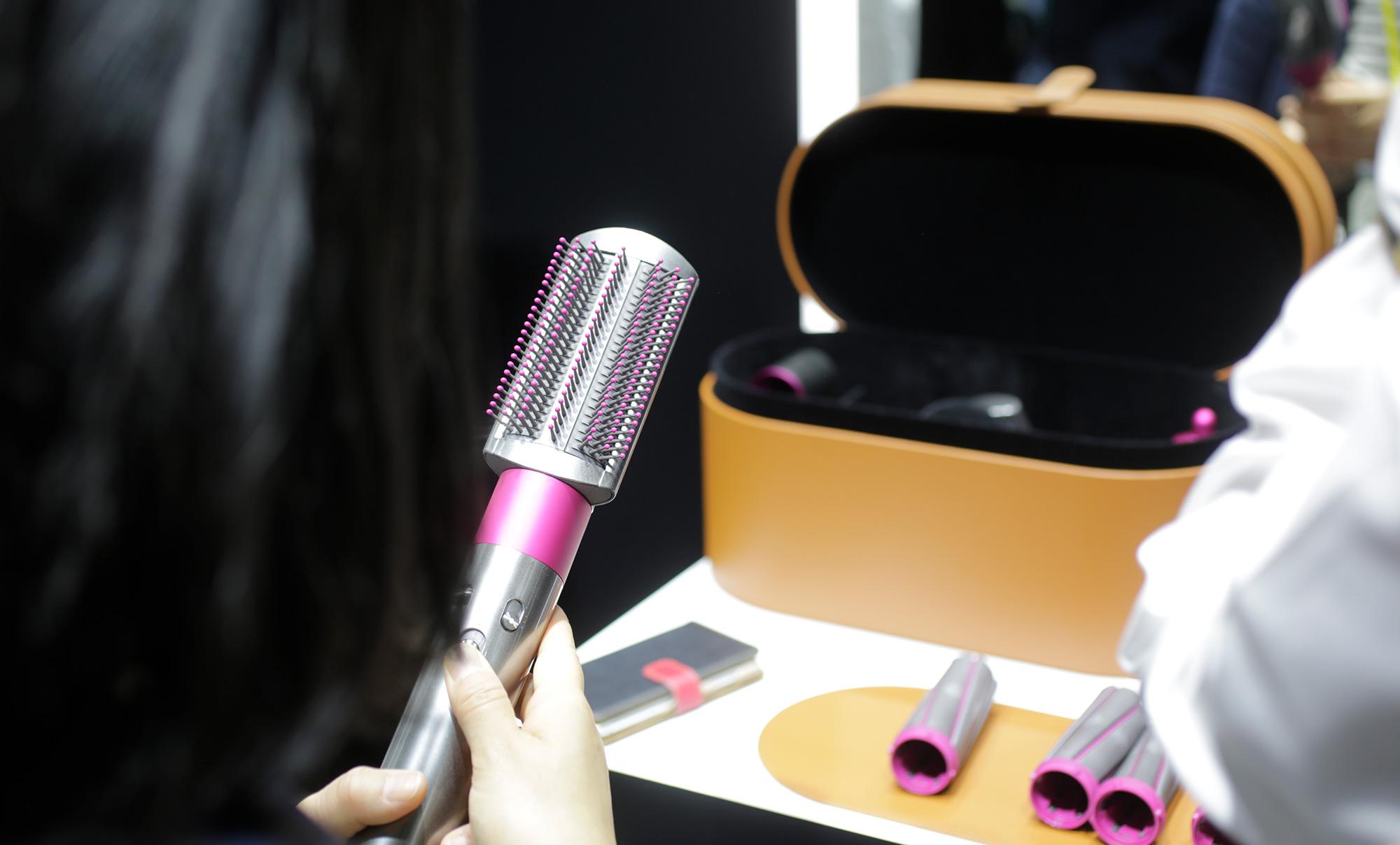 傷めず時短スタイリング。めんどくさがりでも髪型が決まるDyson