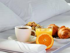 出張先のホテルでは朝食を｢ルームサービス｣にすべき4つの理由