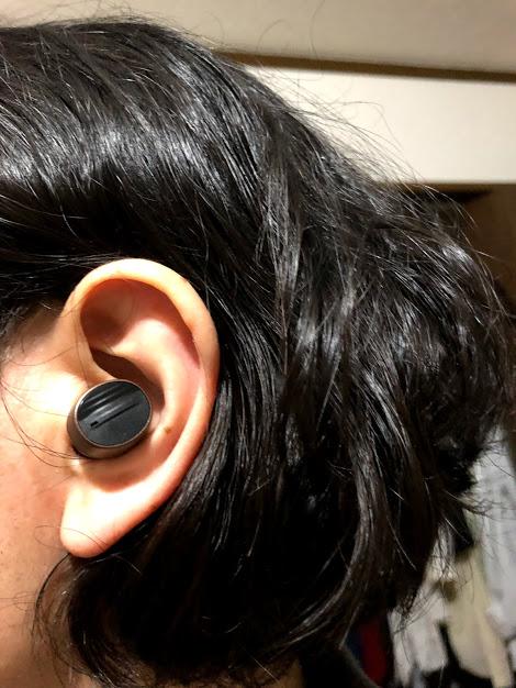 Bluetooth5.0仕様で防水性も高い。4時間連続で着用しても疲れない、高