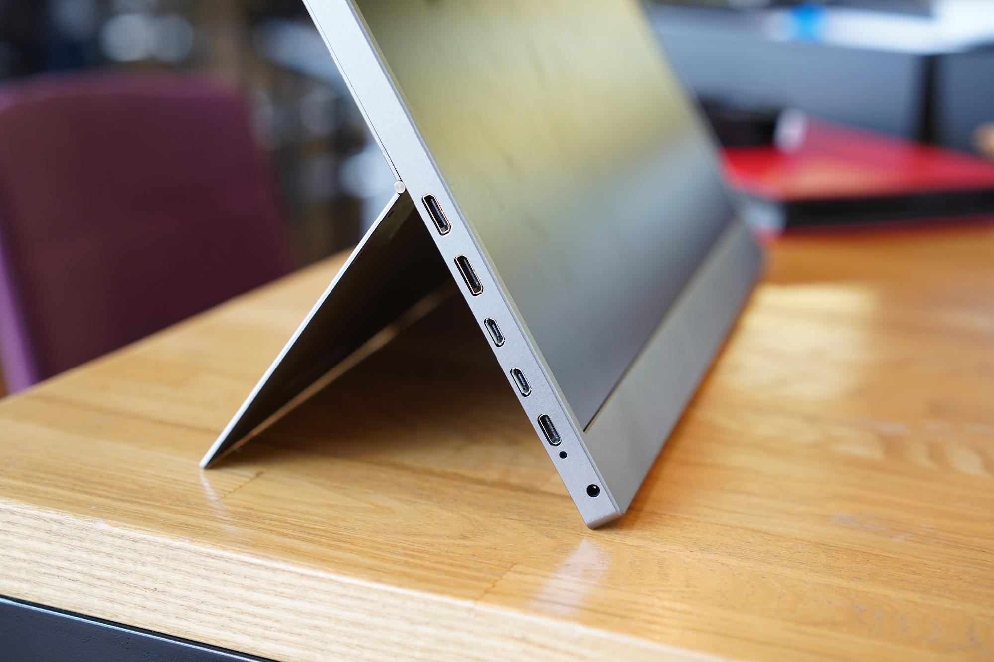 4万円台、15.6型で4K表示対応のモバイルディスプレイ「TAIHE
