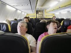 飛行機座席の落とし穴、｢リクライニング不可シート｣って？