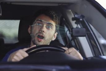 自動車事故を防止。顔認証で居眠りやよそ見を注意する運転サポートツール【今日のライフハックツール】