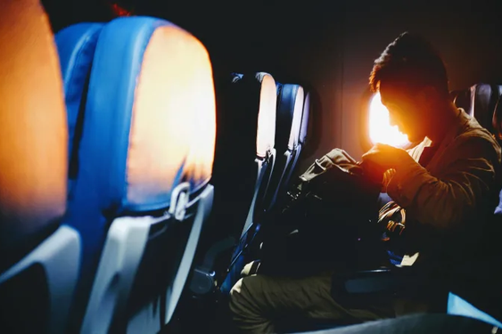飛行機に乗るとき｢その荷物、預けてください｣と言われないようにする方法