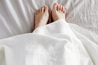 無印良品のガーゼケットで蒸し暑い夜も快適に